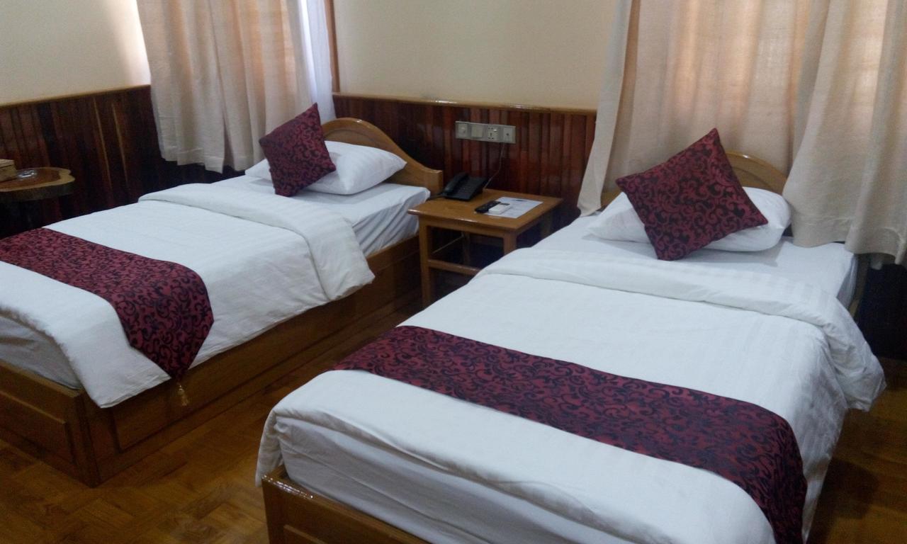 Hotel Juno Pakokku Exteriör bild
